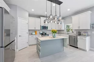 2422 W Carmen St, Tampa, FL 33609 - Photo 13