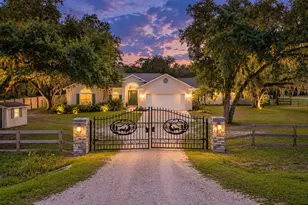 1220 Butch Cassidy Trail, Wimauma, FL 33598 - Photo 3