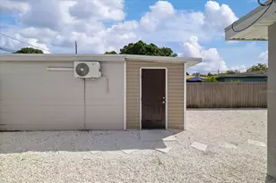 4053 31st St N, Saint Petersburg, FL 33714 - Photo 35