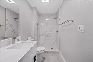 4053 31st St N, Saint Petersburg, FL 33714 - Photo 19