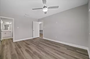 4053 31st St N, Saint Petersburg, FL 33714 - Photo 15