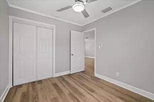 4053 31st St N, Saint Petersburg, FL 33714 - Photo 13