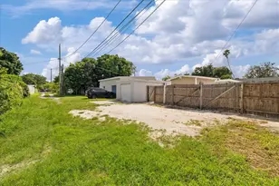 4053 31st St N, Saint Petersburg, FL 33714 - Photo 45