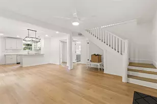 2010 Dartmouth Ave N, Saint Petersburg, FL 33713 - Photo 9