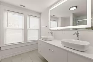 2010 Dartmouth Ave N, Saint Petersburg, FL 33713 - Photo 23