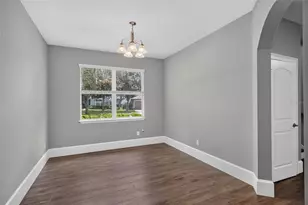 15718 Starling Dale Ln, Lithia, FL 33547 - Photo 9