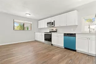 2510 38th St S, Saint Petersburg, FL 33711 - Photo 5