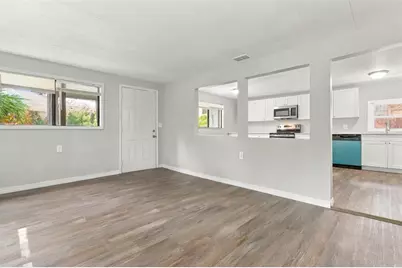 2510 38th Street S, Saint Petersburg, FL 33711 - Photo 3