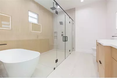 7205 N Lois Avenue, Tampa, FL 33614 - Photo 39