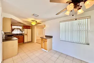 3131 Roxbury Dr, Holiday, FL 34691 - Photo 9