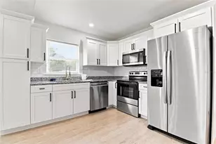 2004 E Broad St, Tampa, FL 33610 - Photo 11