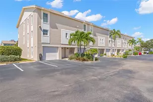 255 Capri Cir N, Treasure Island, FL 33706 - Photo 1