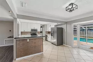 7111 Gateway Ct, Tampa, FL 33615 - Photo 15