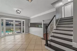 7111 Gateway Ct, Tampa, FL 33615 - Photo 9