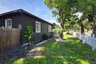 1702 26th St W, Bradenton, FL 34205 - Photo 65