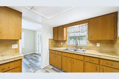 5029 Emerson Avenue S, Saint Petersburg, FL 33707 - Photo 15