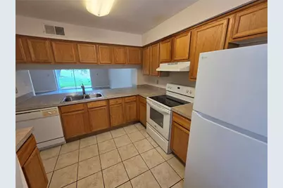 5194 Sunridge Palms Drive, Tampa, FL 33617 - Photo 7