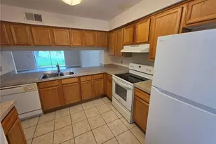 5194 Sunridge Palms Dr, Tampa, FL 33617 - Photo 7