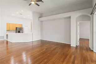 31203 Anniston Dr, Wesley Chapel, FL 33543 - Photo 3