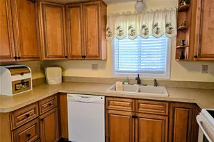 6245 Quality Ln, Zephyrhills, FL 33542 - Photo 15