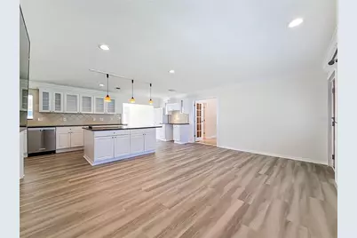 6414 24th Avenue N, Saint Petersburg, FL 33710 - Photo 9