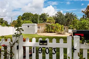 1903 30th Ave N, Saint Petersburg, FL 33713 - Photo 1