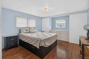 2000 E Bay Dr, Largo, FL 33771 - Photo 19