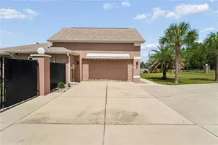 11309 Lapwing Rd, Weeki Wachee, FL 34614 - Photo 9