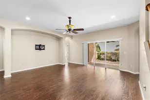443 York Dale Dr, Ruskin, FL 33570 - Photo 9
