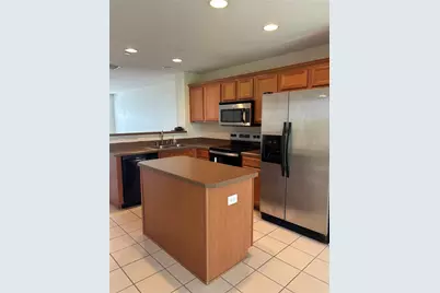 551 Vincinda Crest Way, Tampa, FL 33619 - Photo 3