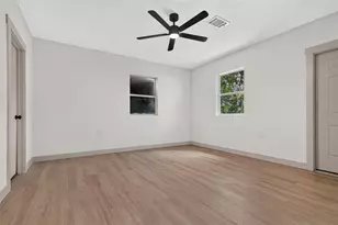 209 S St Cloud Ave, Valrico, FL 33594 - Photo 27