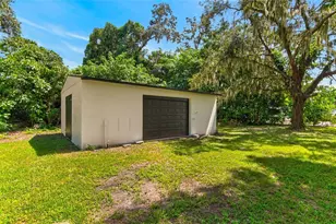 209 S St Cloud Ave, Valrico, FL 33594 - Photo 3
