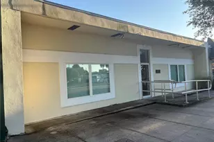 200 W Bay Dr, Largo, FL 33770 - Photo 1