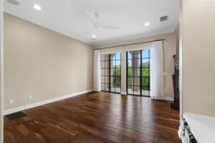 4815 Yacht Club Dr, Tampa, FL 33616 - Photo 9