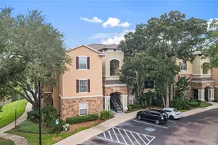 10105 Courtney Oaks Cir, Tampa, FL 33619 - Photo 1