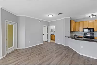 10105 Courtney Oaks Circle #203, Tampa, FL 33619 - Photo 5