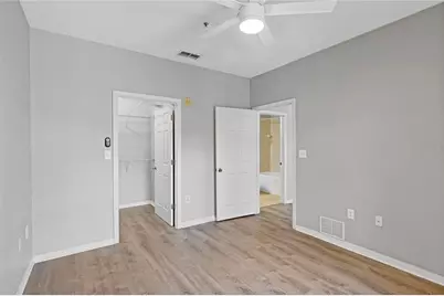10105 Courtney Oaks Circle #203, Tampa, FL 33619 - Photo 19