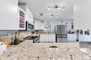 11004 Riverview Dr, Riverview, FL 33578 - Photo 17