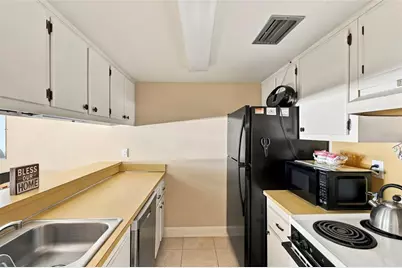 2525 W Bay Drive #A22, Belleair Bluffs, FL 33770 - Photo 9