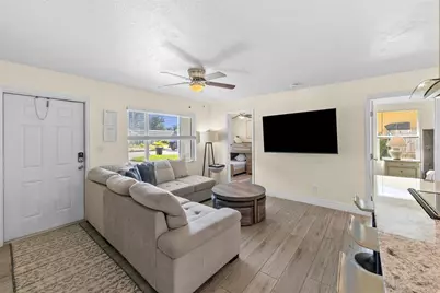 8011 26th Avenue N, Saint Petersburg, FL 33710 - Photo 3