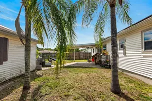 5260 43rd Ave N, Saint Petersburg, FL 33709 - Photo 21