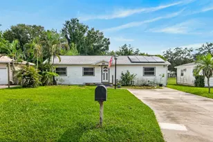 5260 43rd Ave N, Saint Petersburg, FL 33709 - Photo 1