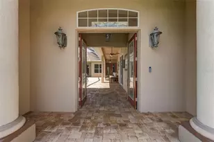 12061 Sapphire Dr, Spring Hill, FL 34609 - Photo 5