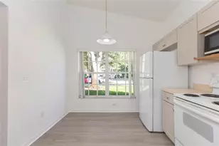 35224 Whispering Pines Dr, Zephyrhills, FL 33541 - Photo 19