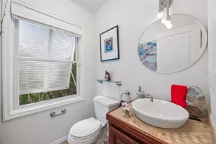 817 Oak Vista Dr, Sarasota, FL 34232 - Photo 13