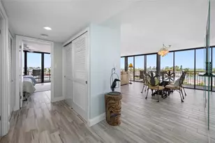 7650 Bayshore Dr, Treasure Island, FL 33706 - Photo 17
