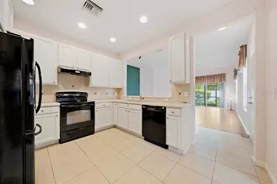 10647 Whittington Court, Largo, FL 33773 - Photo 11
