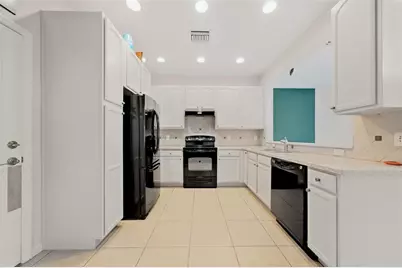 10647 Whittington Court, Largo, FL 33773 - Photo 15