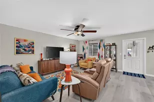 102 Cambridge Trail, Sun City Center, FL 33573 - Photo 3