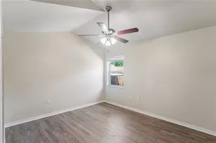 652 Sand Ridge Dr, Valrico, FL 33594 - Photo 11